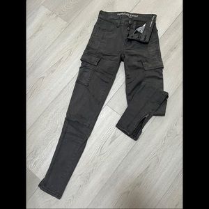 American Eagle Grey Cargo Skinny’s